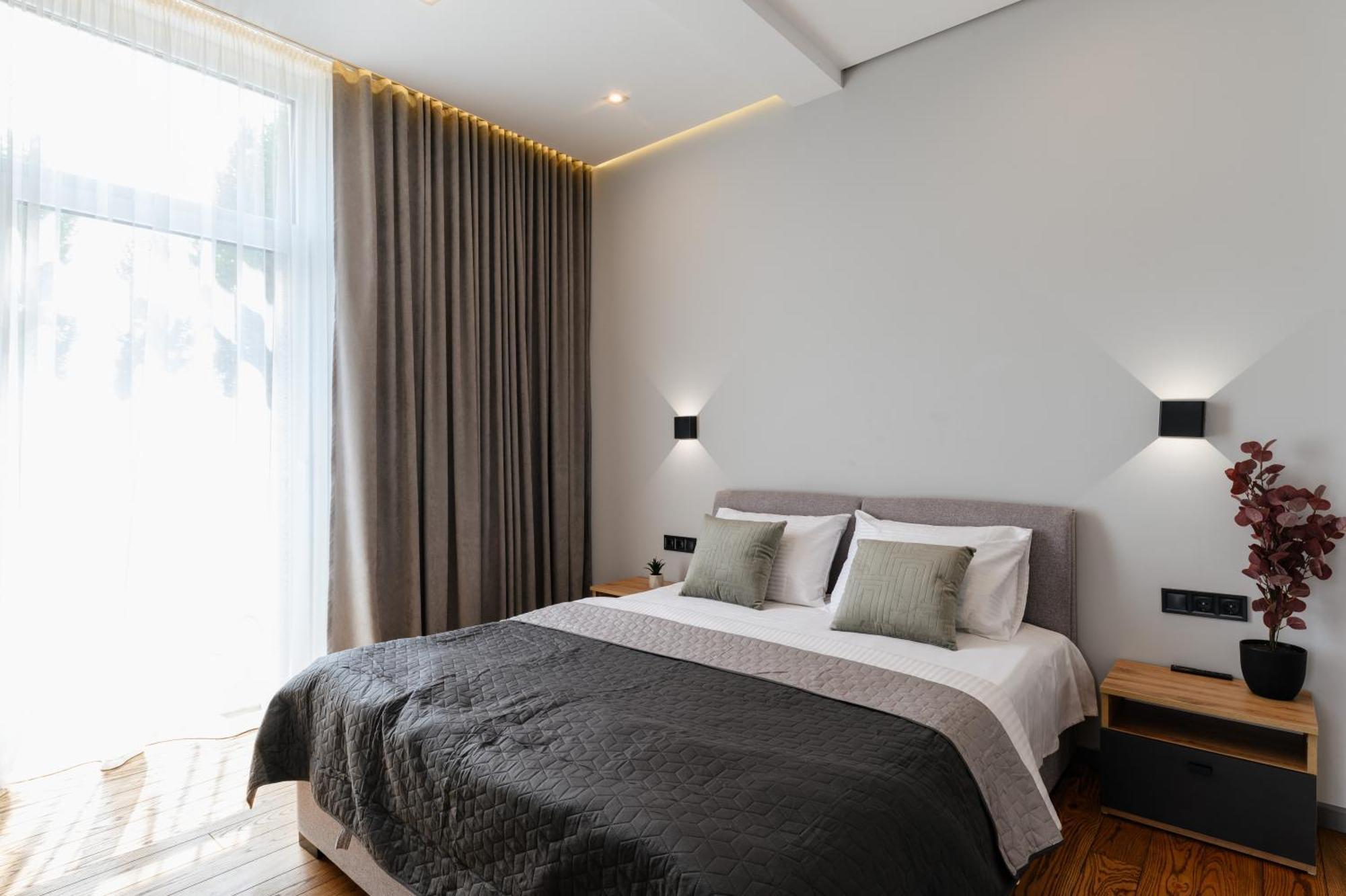 Luxury Apartments Smart House อุชโฮรอด ภายนอก รูปภาพ