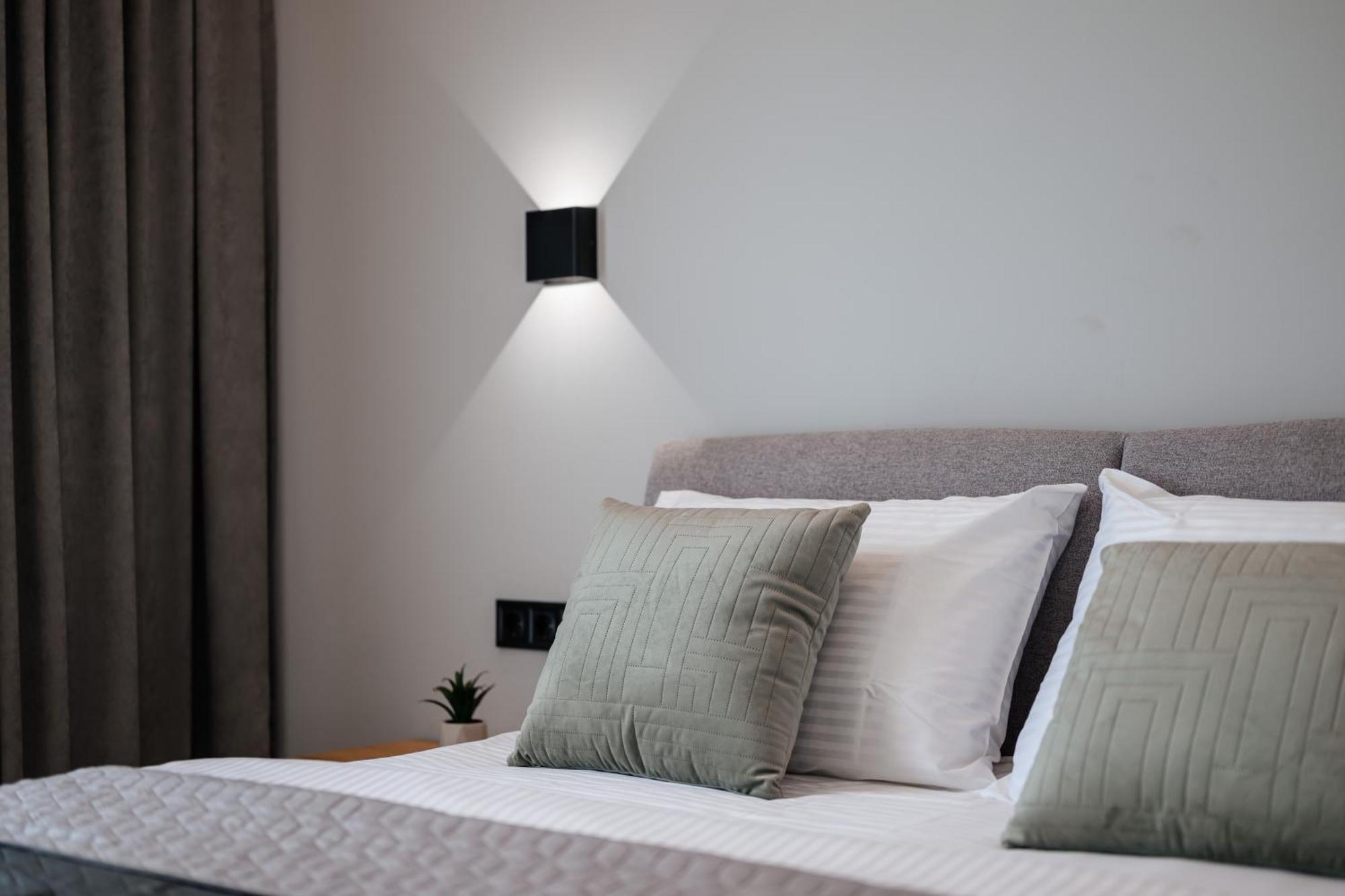 Luxury Apartments Smart House อุชโฮรอด ภายนอก รูปภาพ